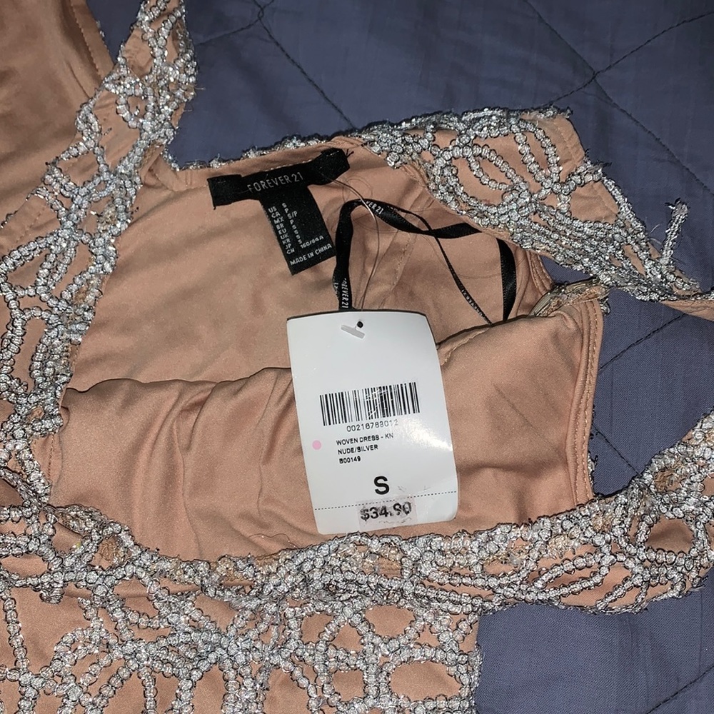 OTO 👀 NWT RARE F21 shiny over lace nude dress - Picture 2 of 3